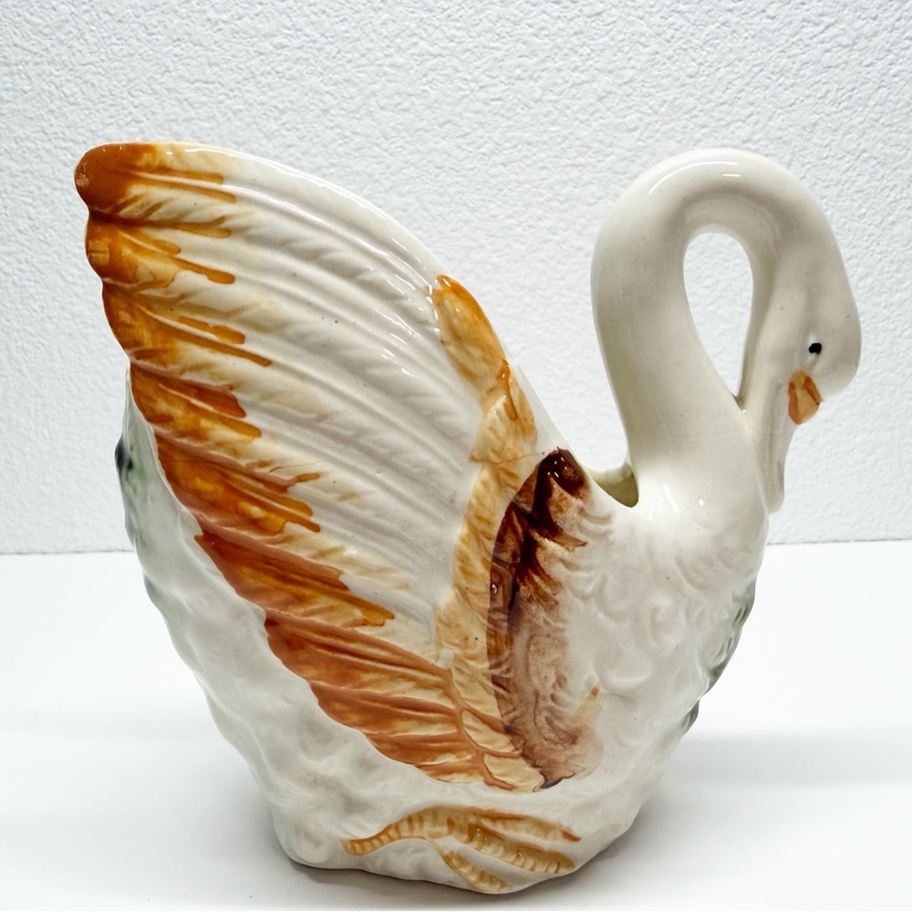 Vintage Occupied Japan Ceramic Swan Vase Planter - Picture 4 of 8